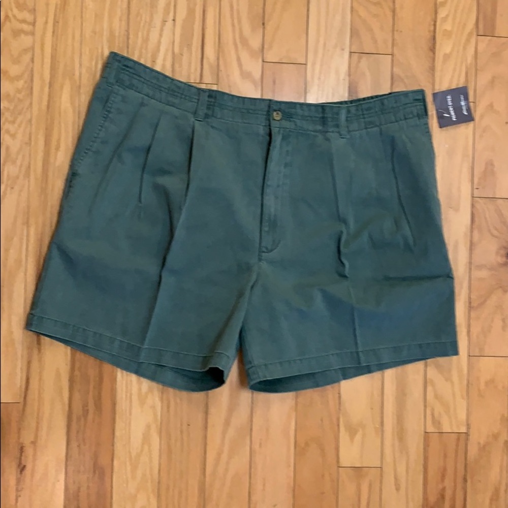 Men’s Eddie Bauer shorts size 48